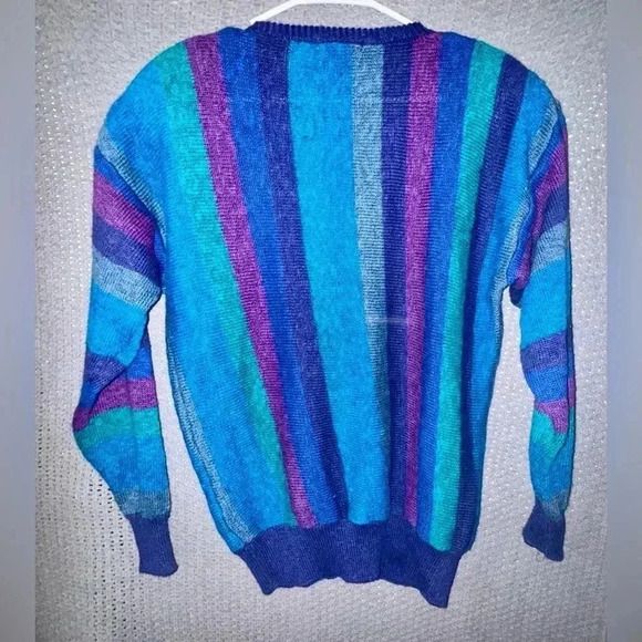 Blue Multi Gems Sweater Marie A Kim ASO The Goldbergs - Wendi McLendon-Covey - Picture 6 of 8